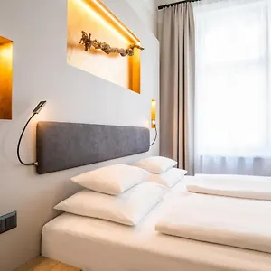 https://rathaus-wein-design.vienna-besthotels.com